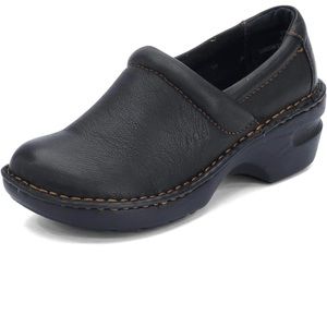 B.O.C Peggy Clogs-New size 8